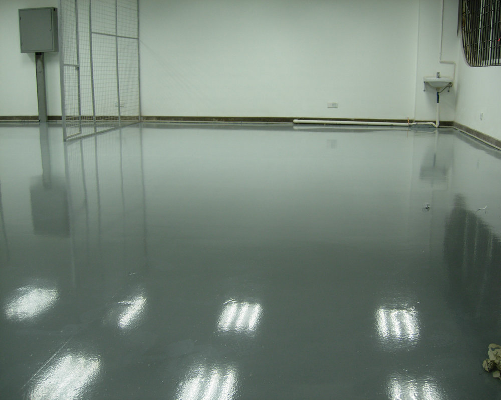 環(huán)氧樹脂地坪漆施工中出現(xiàn)基層裂縫原因和修復辦法？