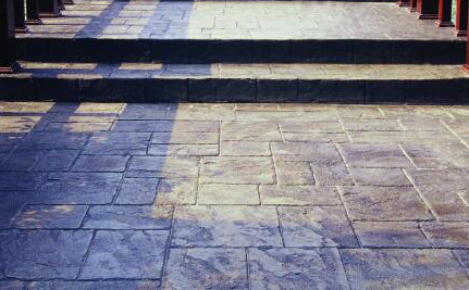 壓花地坪使用在哪些地方？壓花地坪有什么特點？